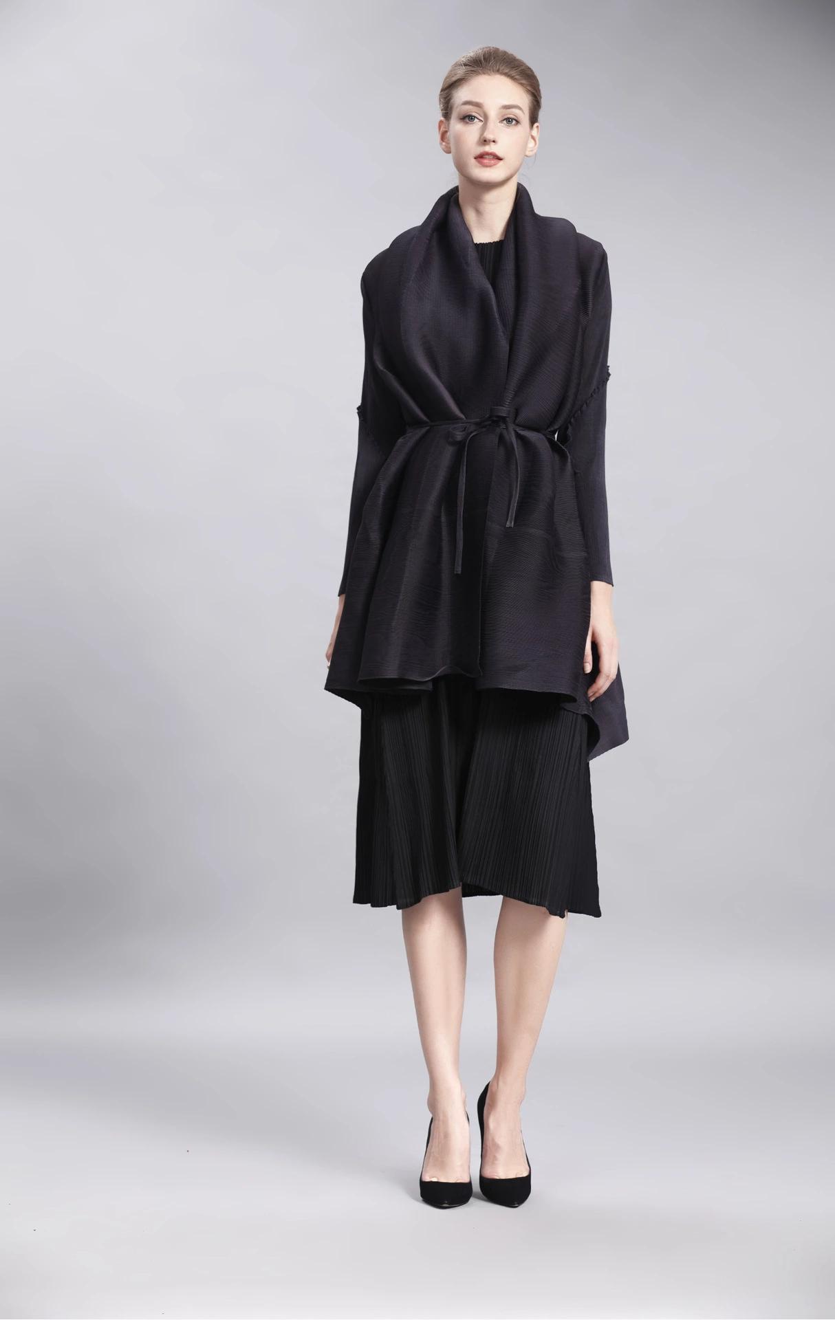 Plus Size Women's Elegant Three-dimensional Pleated Coat