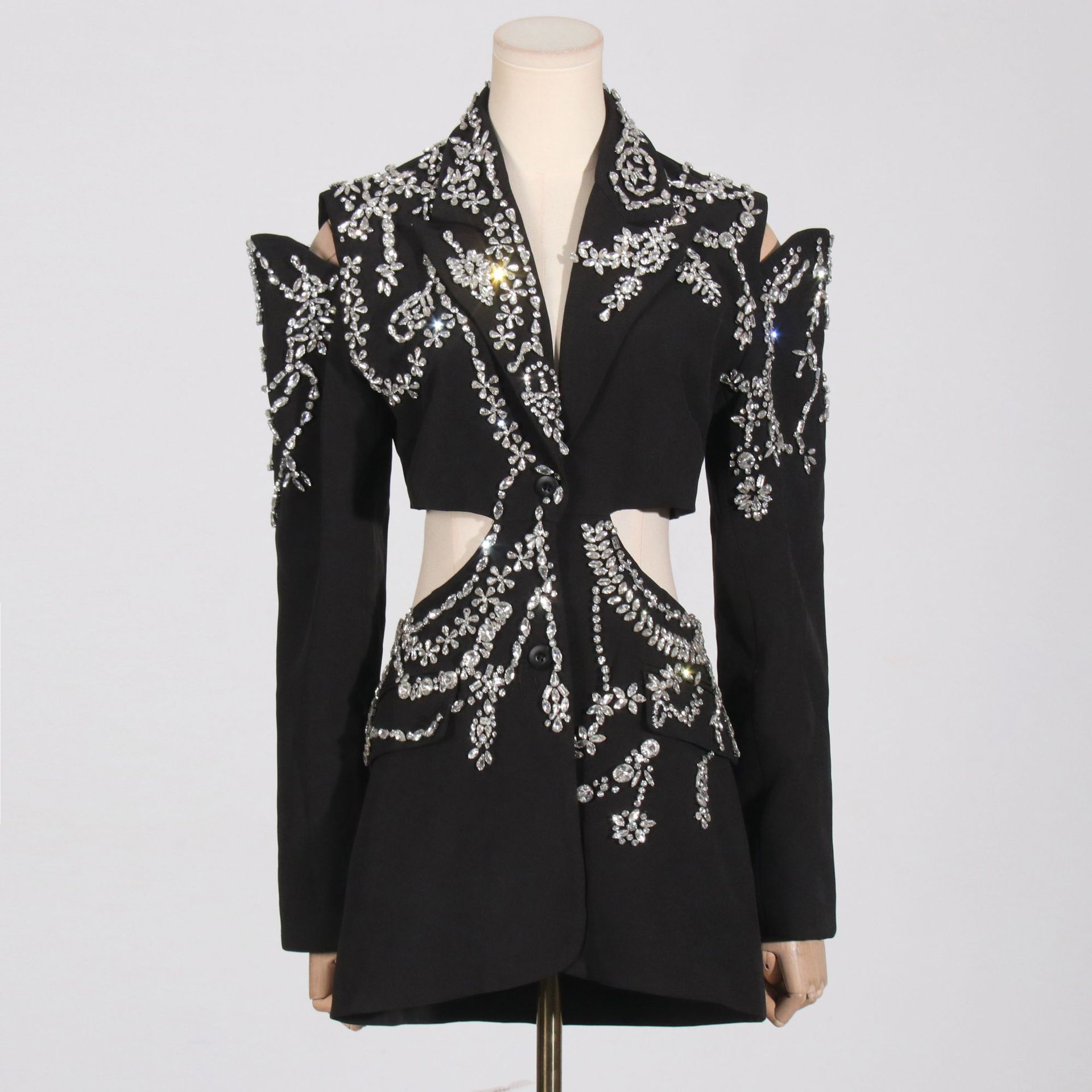 Heavy Beading Single Button Closure Suit Detail 1