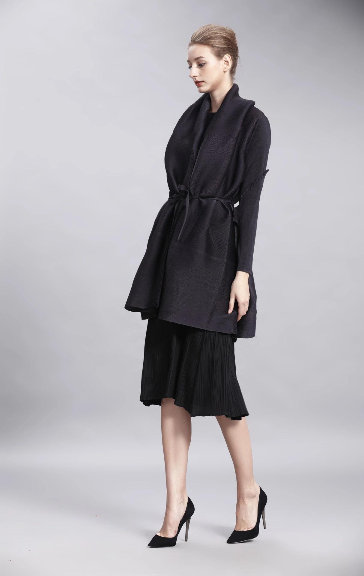 Plus Size Women's Elegant Three-dimensional Pleated Coat