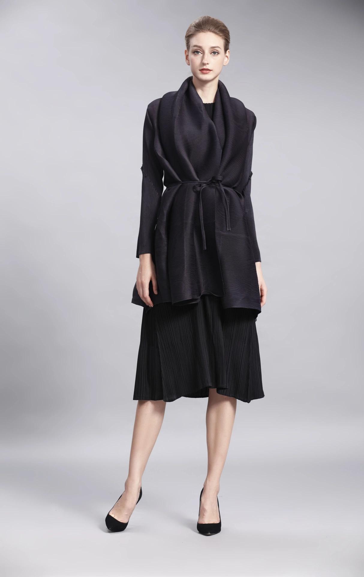 Plus Size Women's Elegant Three-dimensional Pleated Coat