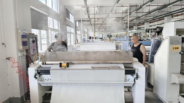 Pattern designing and mock-up fitting inside Aurelia Glass laboratory