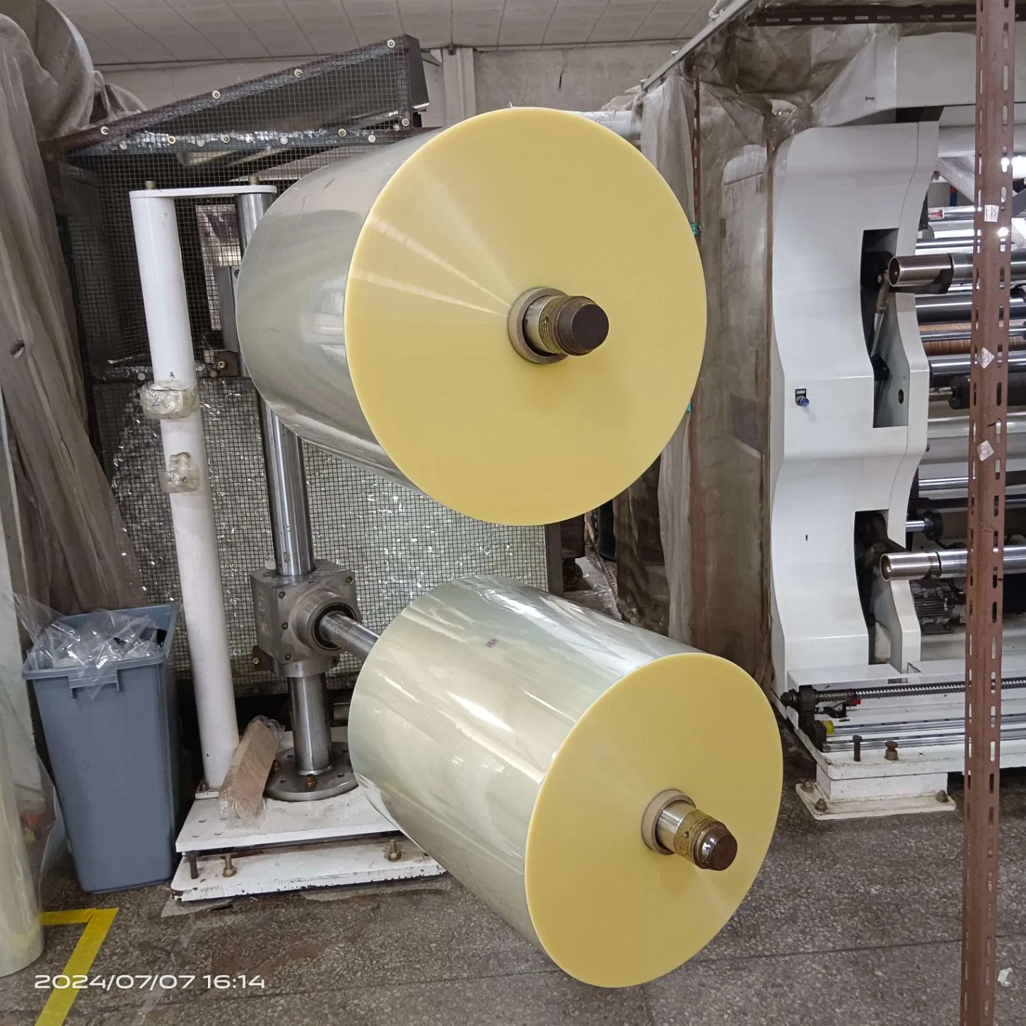 High Shrink Clear 35mic PVC PETG Pet Heat Shrink Wrap Plastic Film Roll for Drinking Bottle Packaging Labels