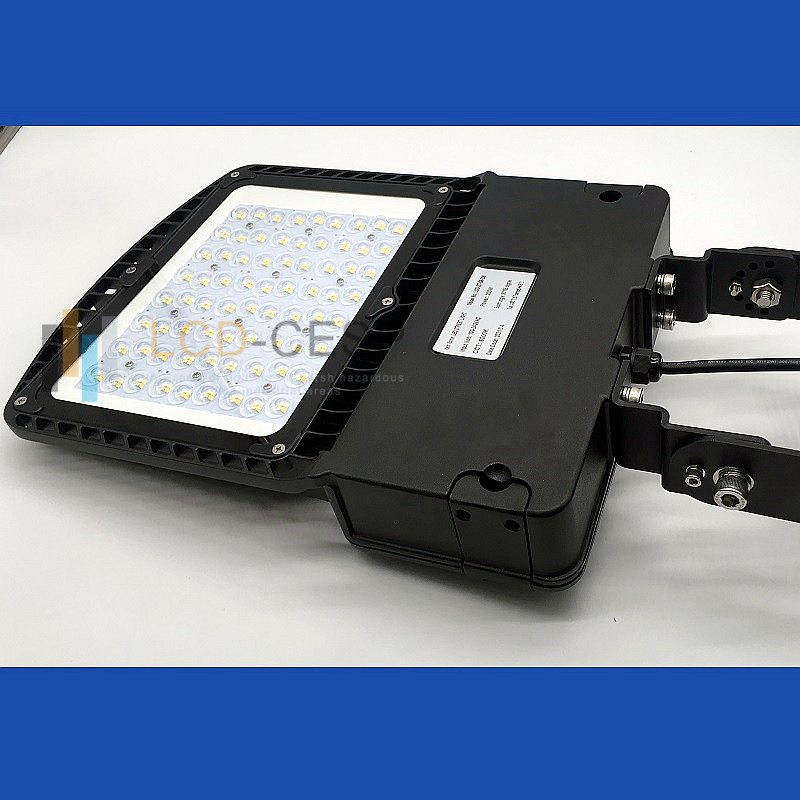 LED Streetlight 50W-200W IP66 Waterproof Ik10 100-277VAC 24VDC 3000K/5000K Multi Beam Angles Die-Cast Aluminum SMD3030/5050 for Outdoor Road and Area Lighting