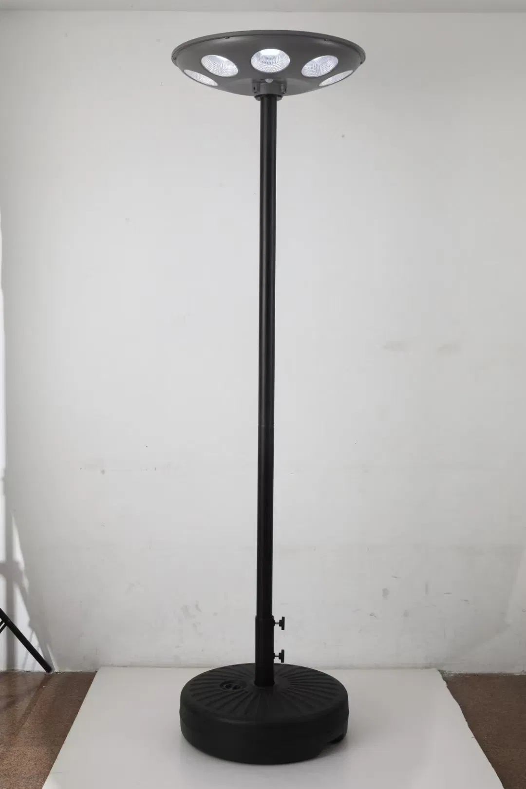 High-Performance Solar Street Light for Urban Public Spaces