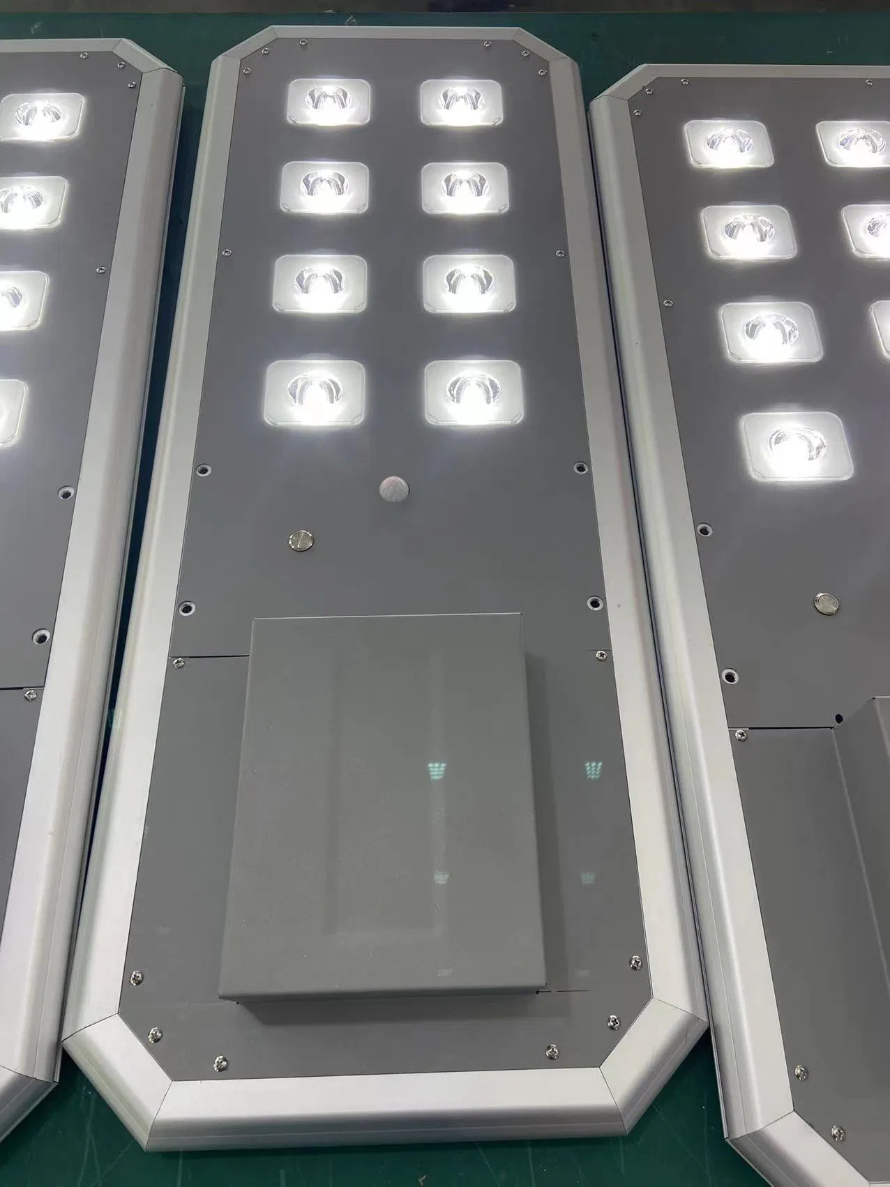 Versatile Smart-Control Solar Street Light for Farm Road