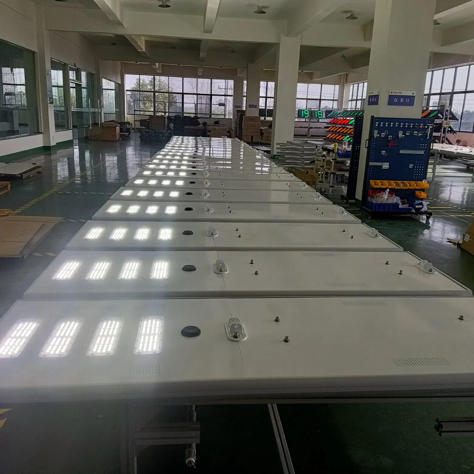 Outdoor Motion Sensor Integrated Solar LED Street Light