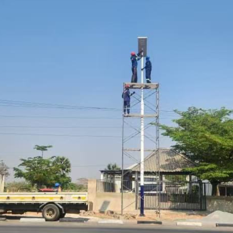 ODM OEM 10m 80W Outdoor All in One Commercial Park Garden Lamp Integrated Solar Power LED Parking Lot Street Light Solar Street Light