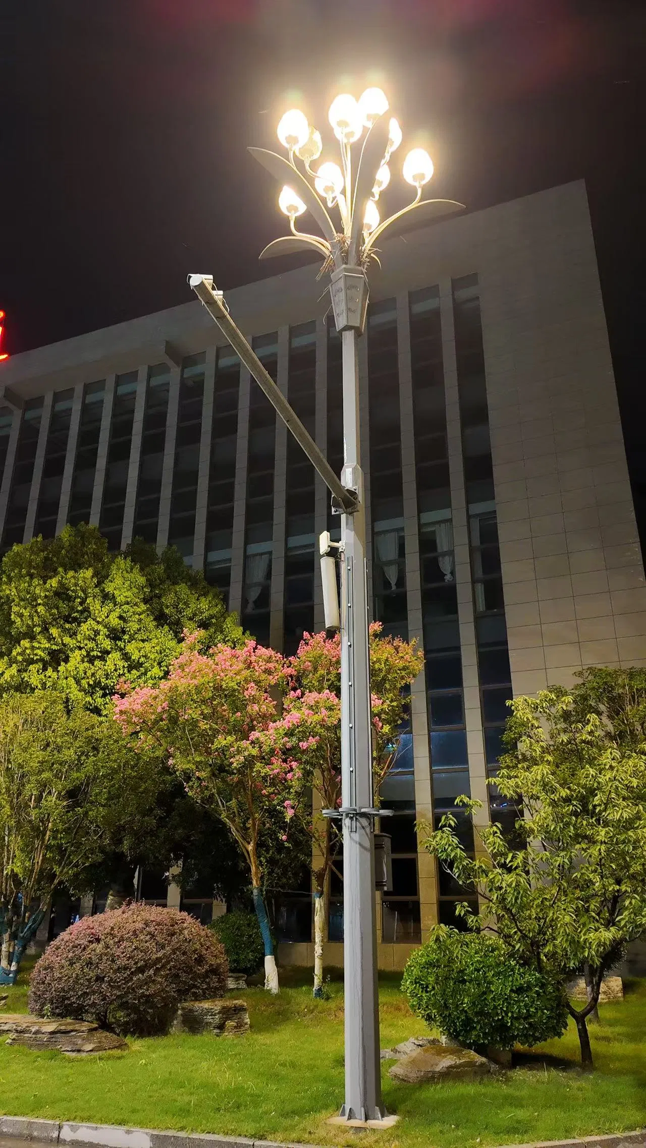 Factory Solar LED Street Garden Post Panel Housing Park Outdoor Light