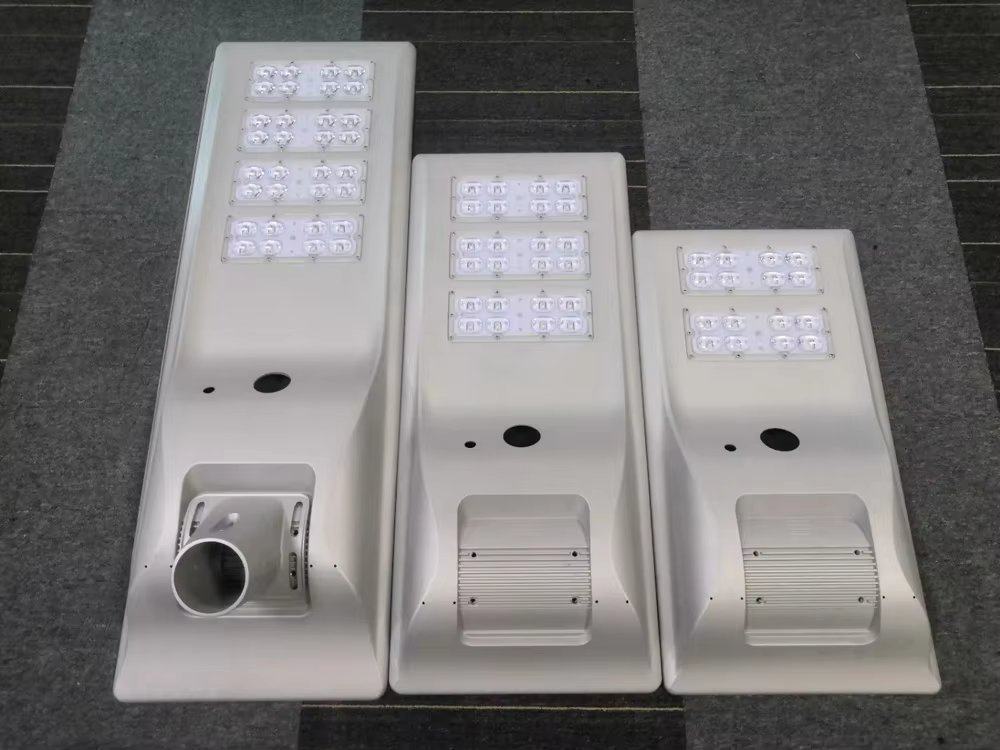 High-Efficiency Solar Streetlight 100W 120W 150W with Smart Battery Controller