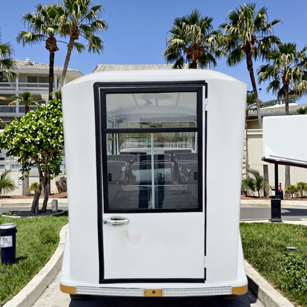 Wholesale Professional Parison 11-seats White Electric Sightseeing Bus &amp; Golf Carts with Vintage Style for Tourist and Hotels