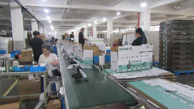 Sarr Golf advanced manufacturing facility with modern production equipment