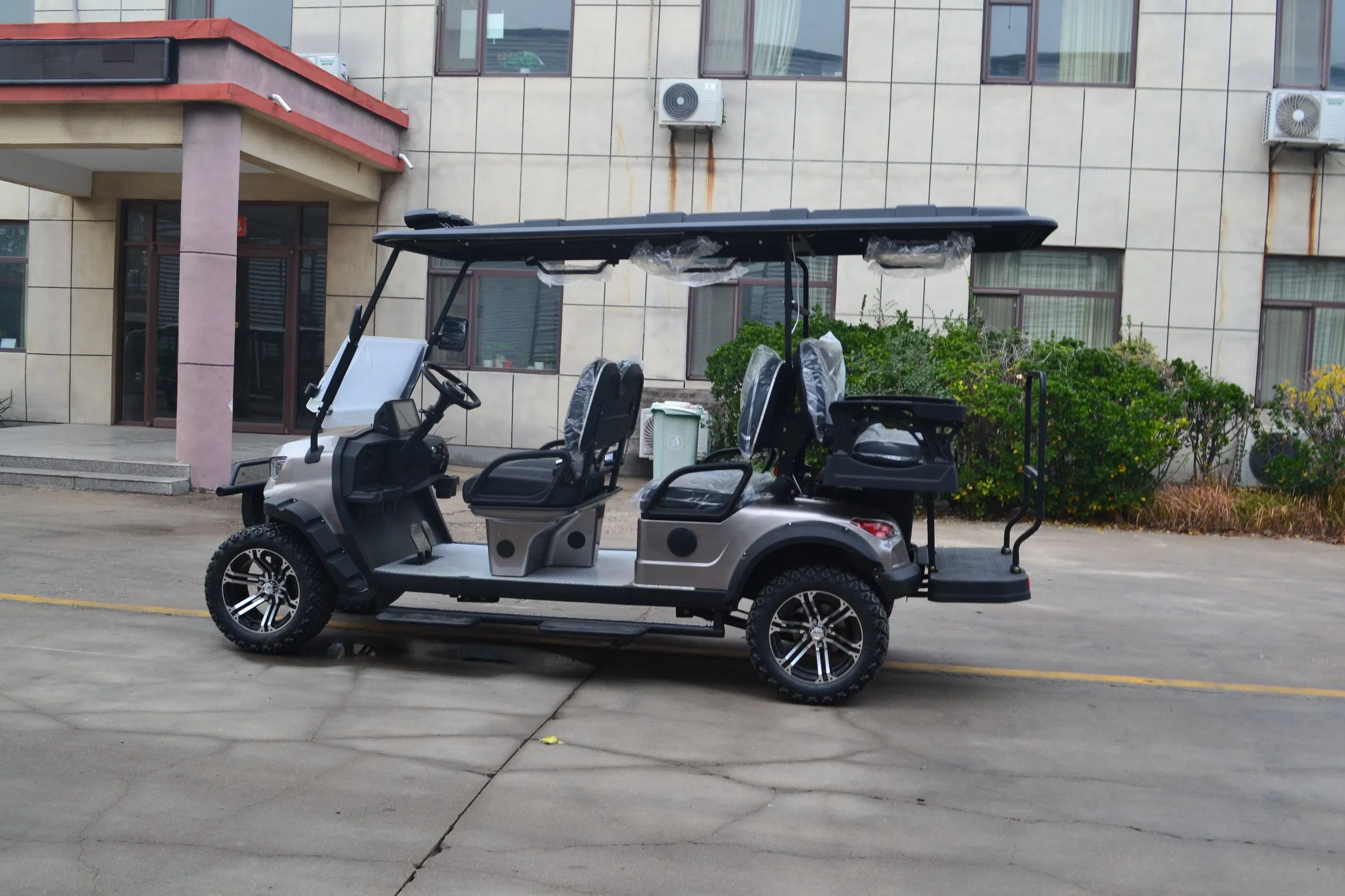 6-Seaters Golf Cart with Speed Governor for Community