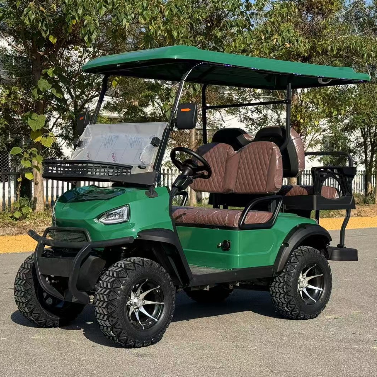 Electric Golf Cart 3-4 Seats 4x4 off Road Club Car for Sale Gold Color Custom Free Design