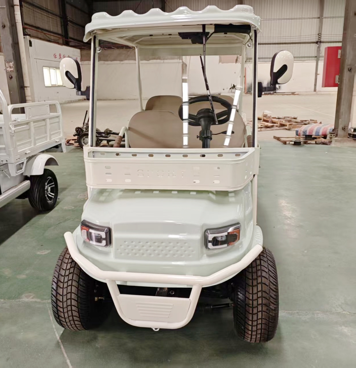 Electric Golf Cart 2 Seater White With Solar Panel Roof And Basket Storage For Outdoor Use