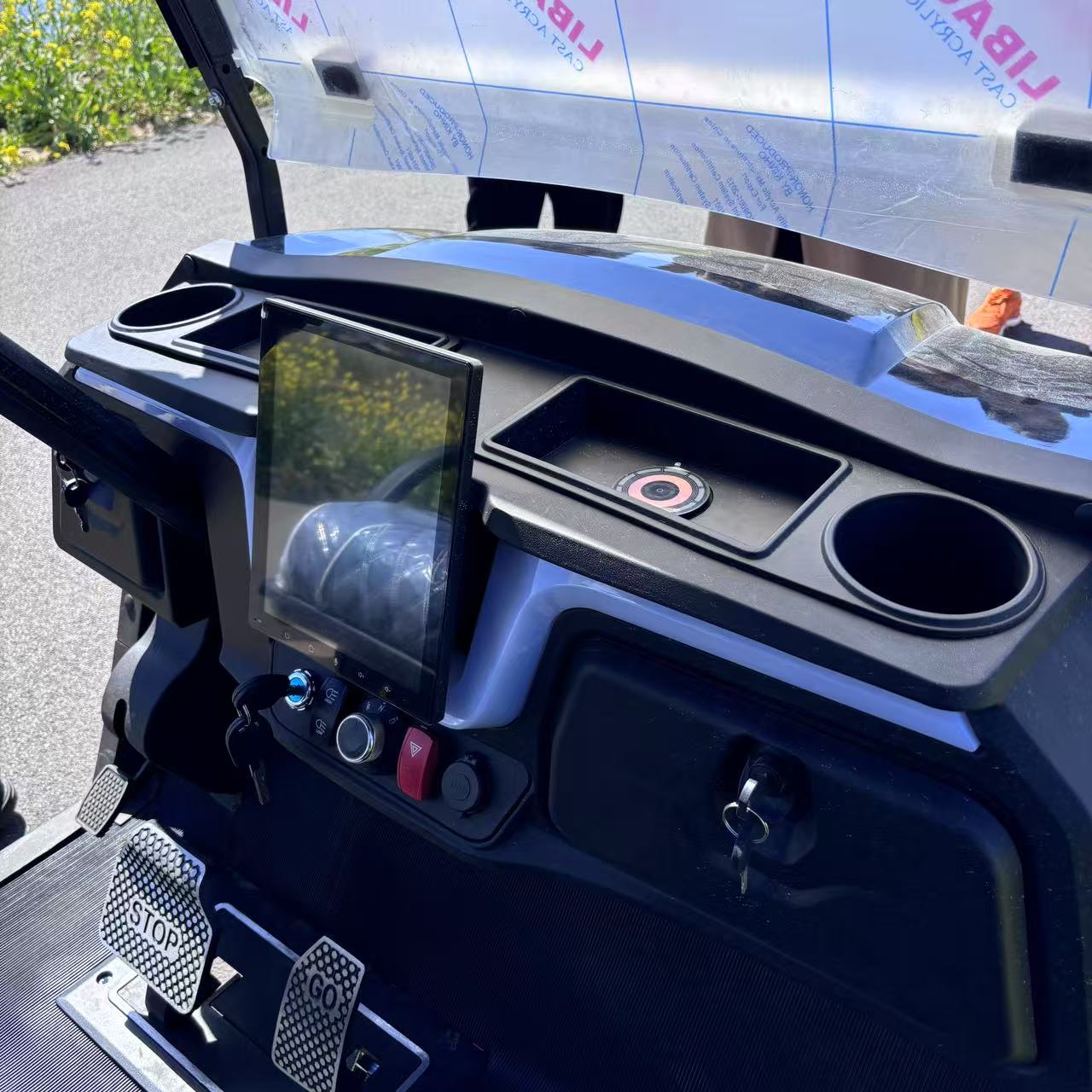 Custom Luxury Star Golf Cart 300km Driving Range Golf Cart