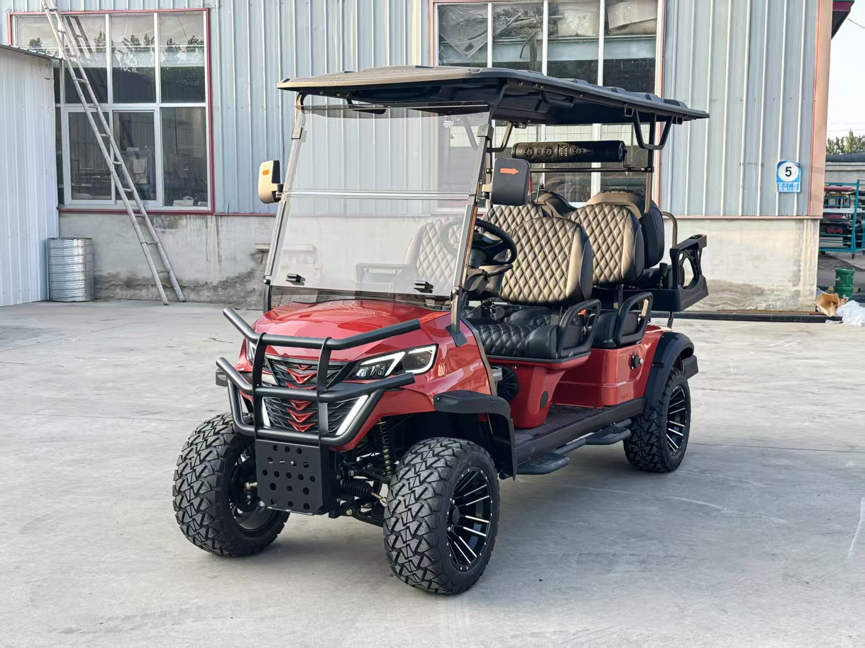 Custom Luxury Factory Wholesale 2 Seater 4-8 Seater Golf Cart Electric Golf Cart CE EPA