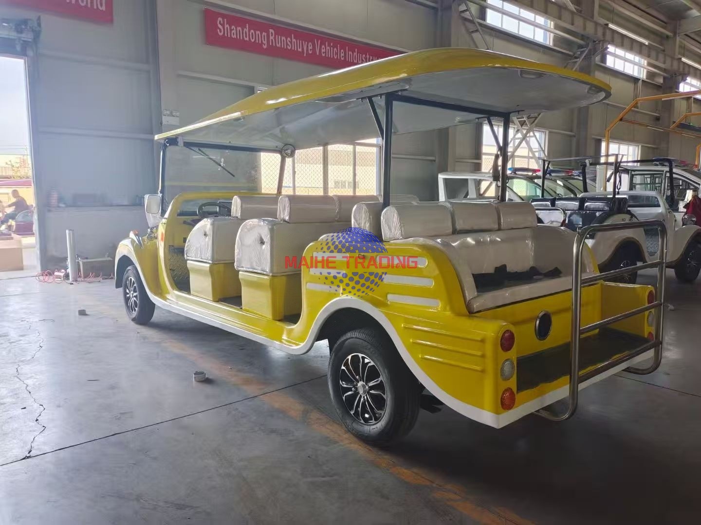 Luxury Electric Golf Cart Customizable Precious-Class for Luxury Golfing Experiences