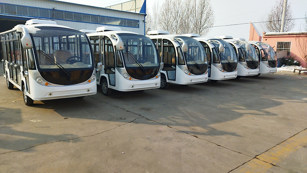Energy Saving Large Capacity Low Speed Classic Electric Sightseeing Car for Hotel Use