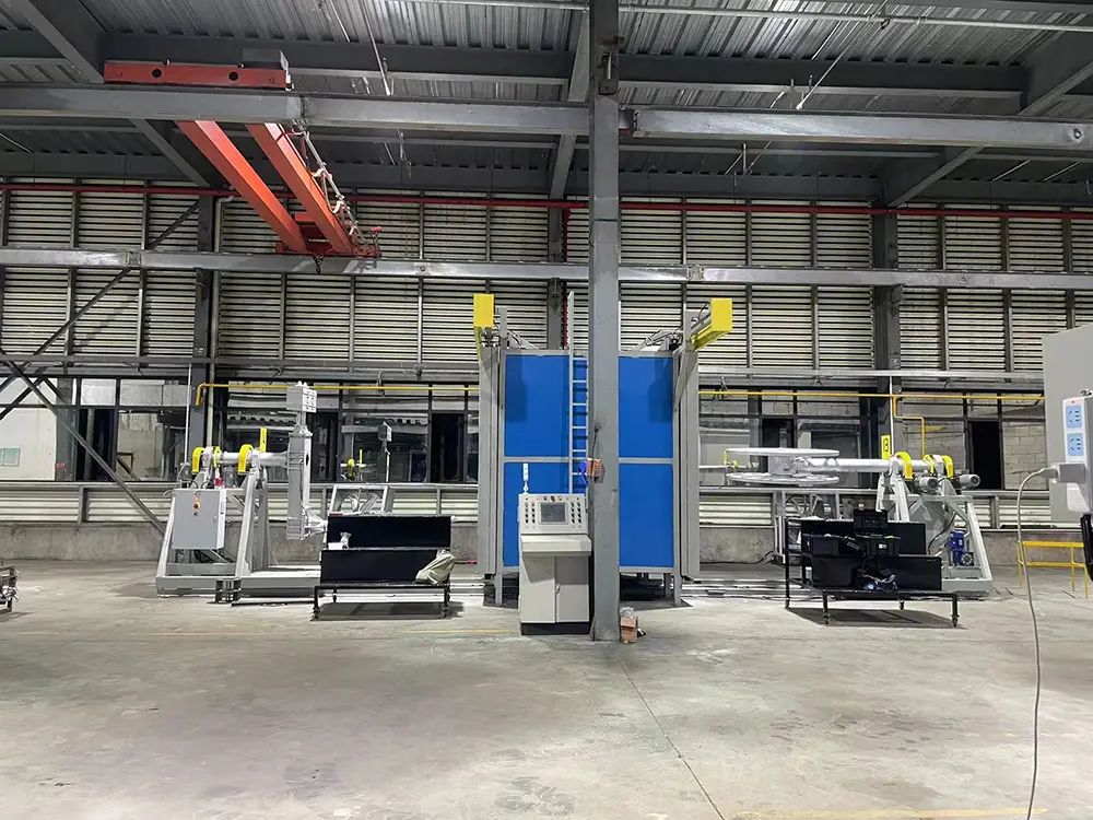 Shuttle rotomolding machine 2