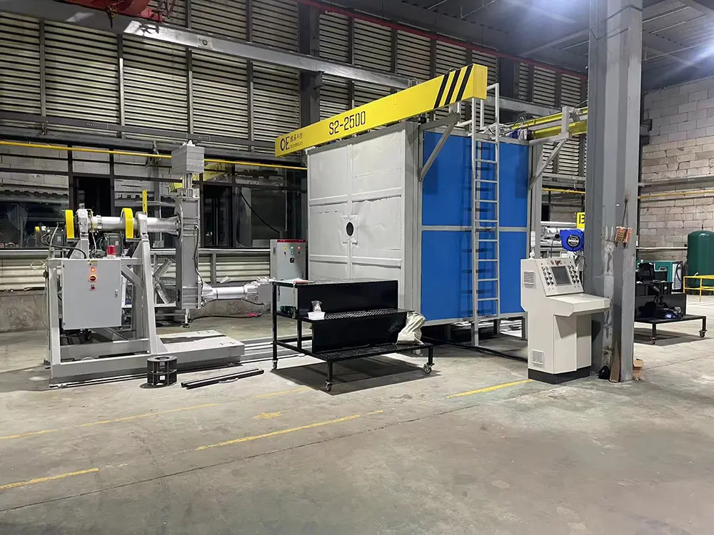 Shuttle rotomolding machine 4