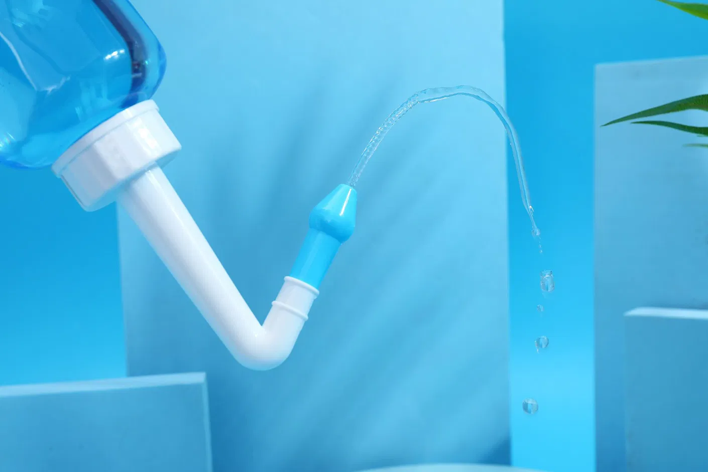 Water Pulse Sinus Rinse Nasal Irrigation Bottle Nose Cleaner Nasal Irrigator with Two Nozzles