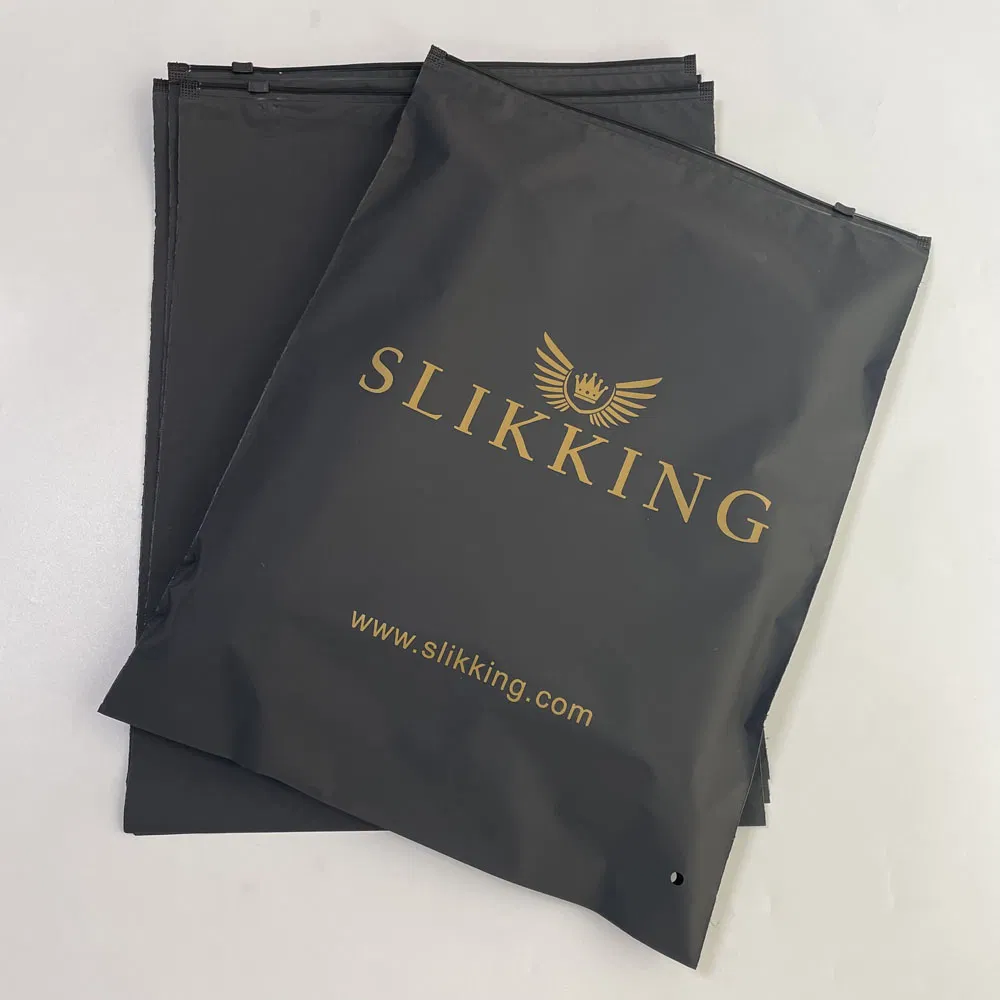 Bolsa de plástico negra impresa con cremallera, bolsa resellable con cierre de cremallera, bolsa de embalaje negra para ropa