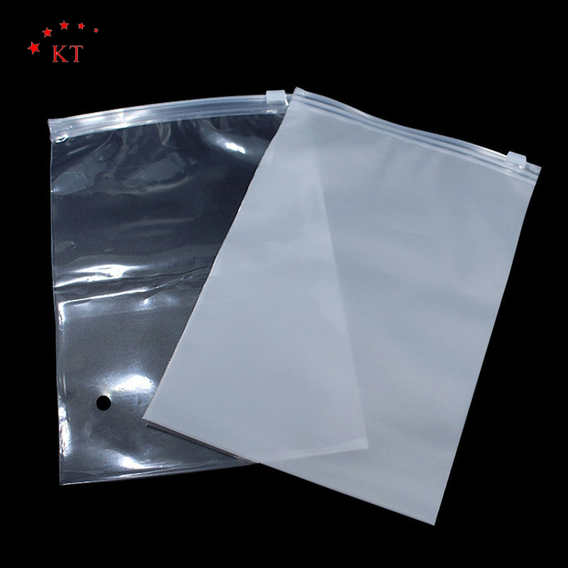 Bolsas de embalaje de plástico con cremallera para calcetines mate negro de PE/CPE para ropa