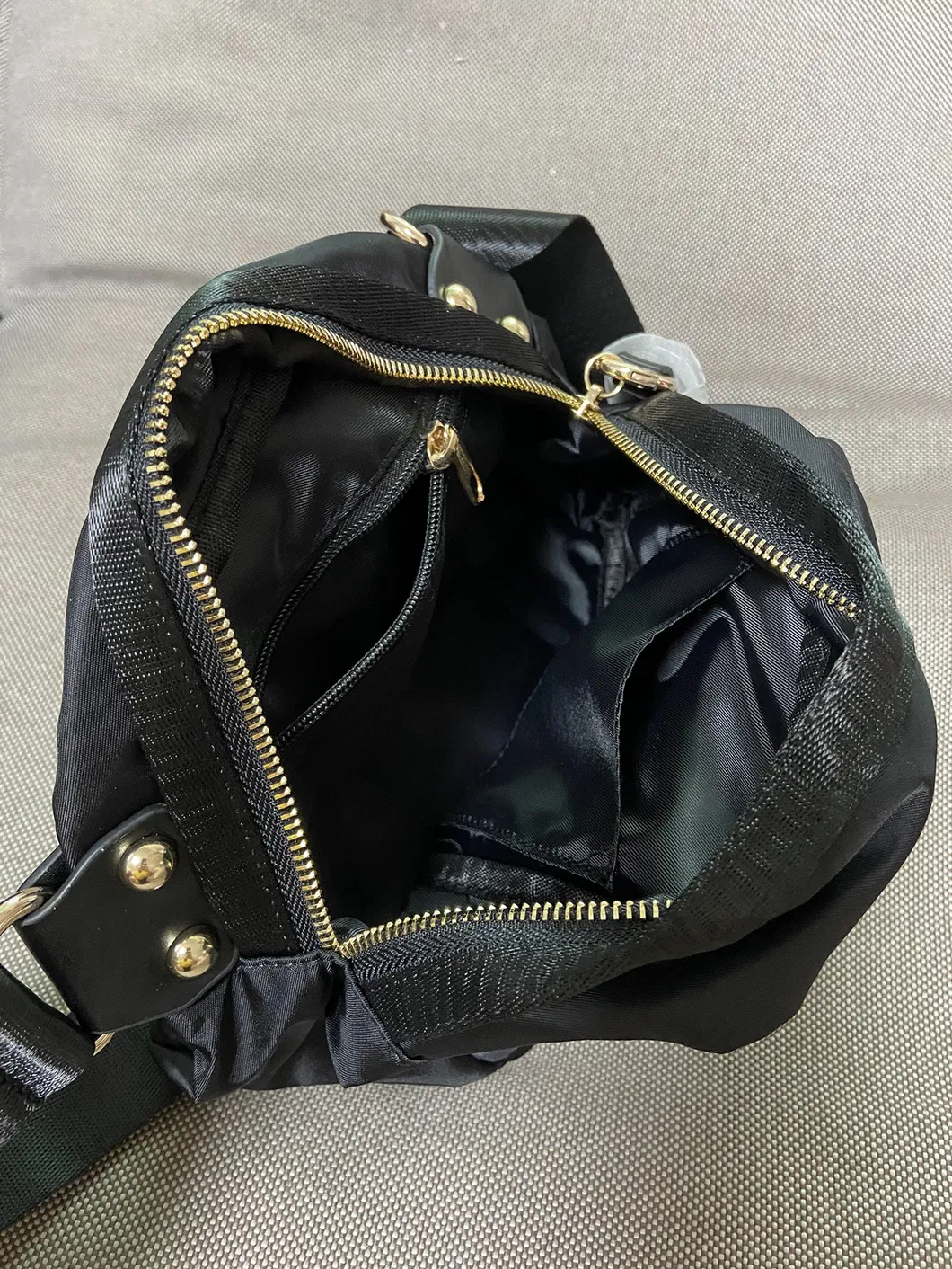 Mochila de cintura de nylon impermeable y a la moda para mujeres elegantes