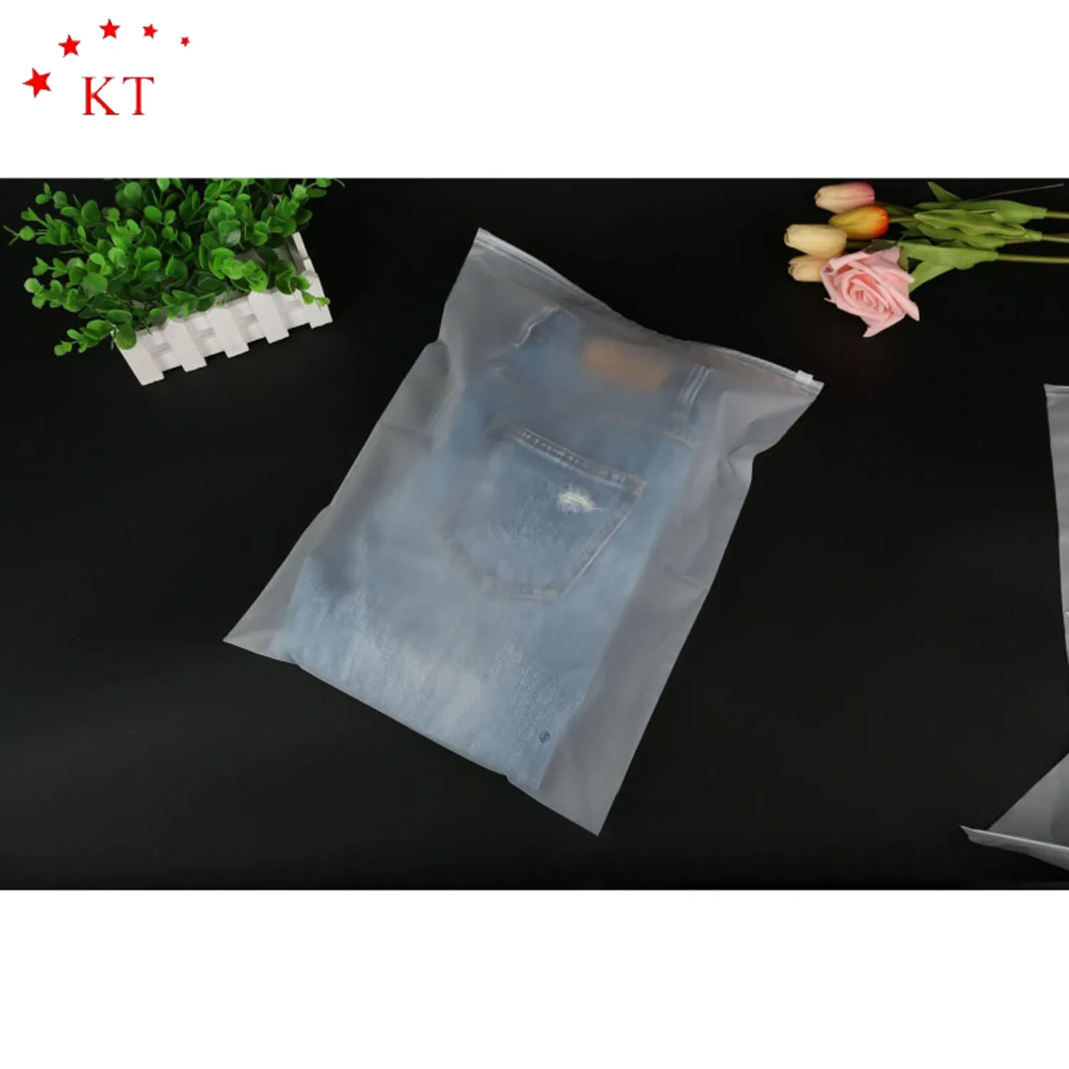 Empaque de bolsa con cierre biodegradable al por mayor, bolsas con cierre mate personalizadas, bolsa de plástico para empacar prendas