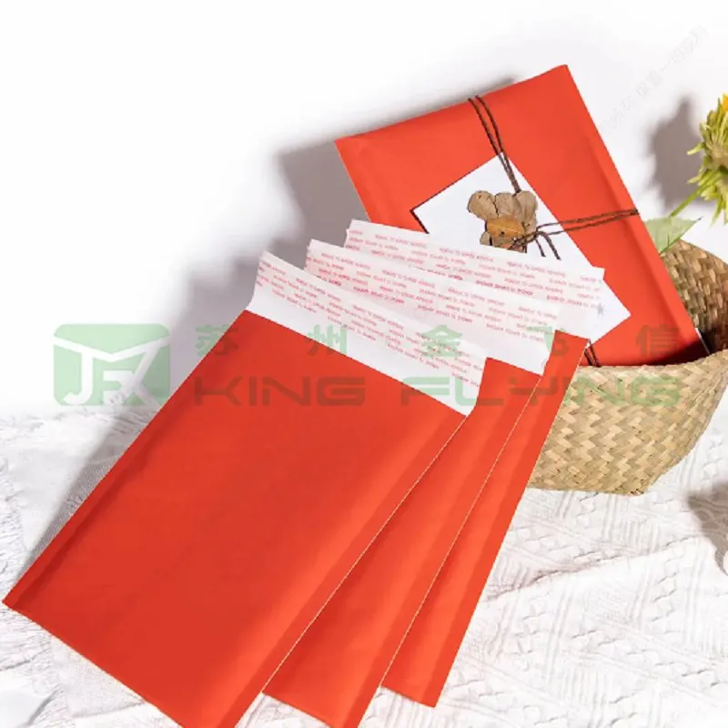Detalle de bolsa de papel de burbujas Kraft