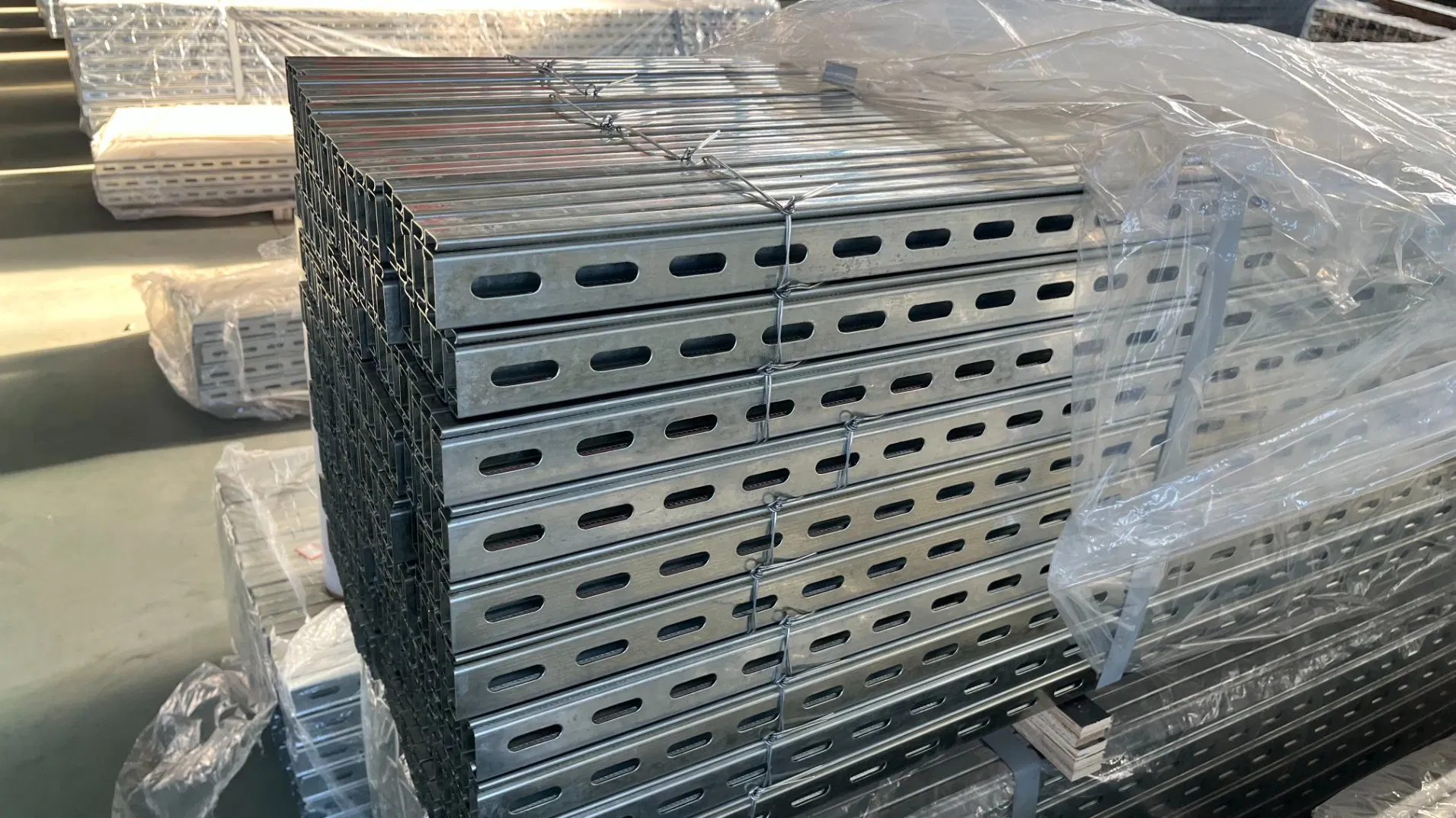 Galvanized Steel Seismic Support and Hanger Galvanized Steel Fixing Bracket Shelf Bracket