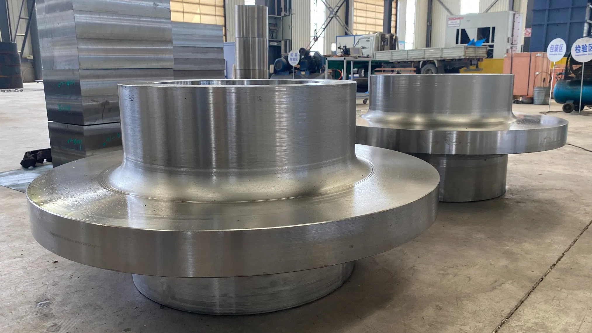 Heavy Forging Cylinder Forging Large Piston Nozzle Forged for Steel Plant