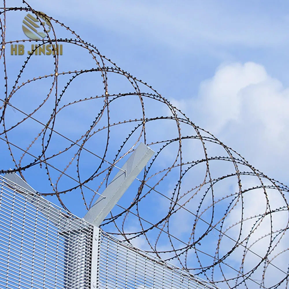 Galvanized PVC Stainless Steel Concertina Razor Blade Barbed Wire Bto-22 Bto-60 Cbt-65 Fencing Wire Price