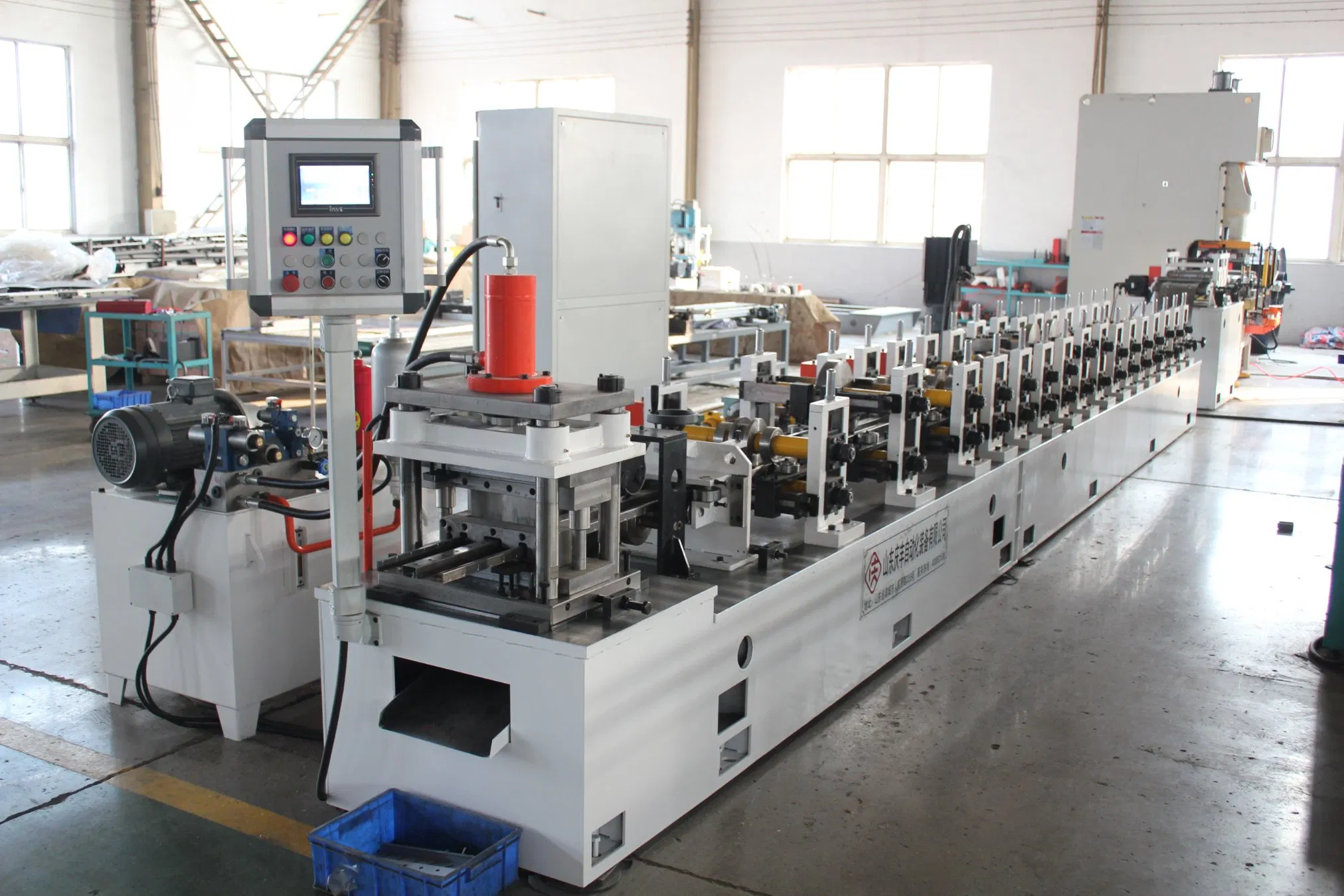 China Manufacturer Roll Forming High Corrosion Resistance Steel Pallets Profiles for Production Floor