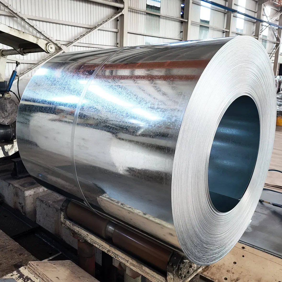 China Manufacturer Dx51d Z40-275 Hot Dipped Gi Coated Steel Galvanized Steel Coil for Roofing Materials Factory Price