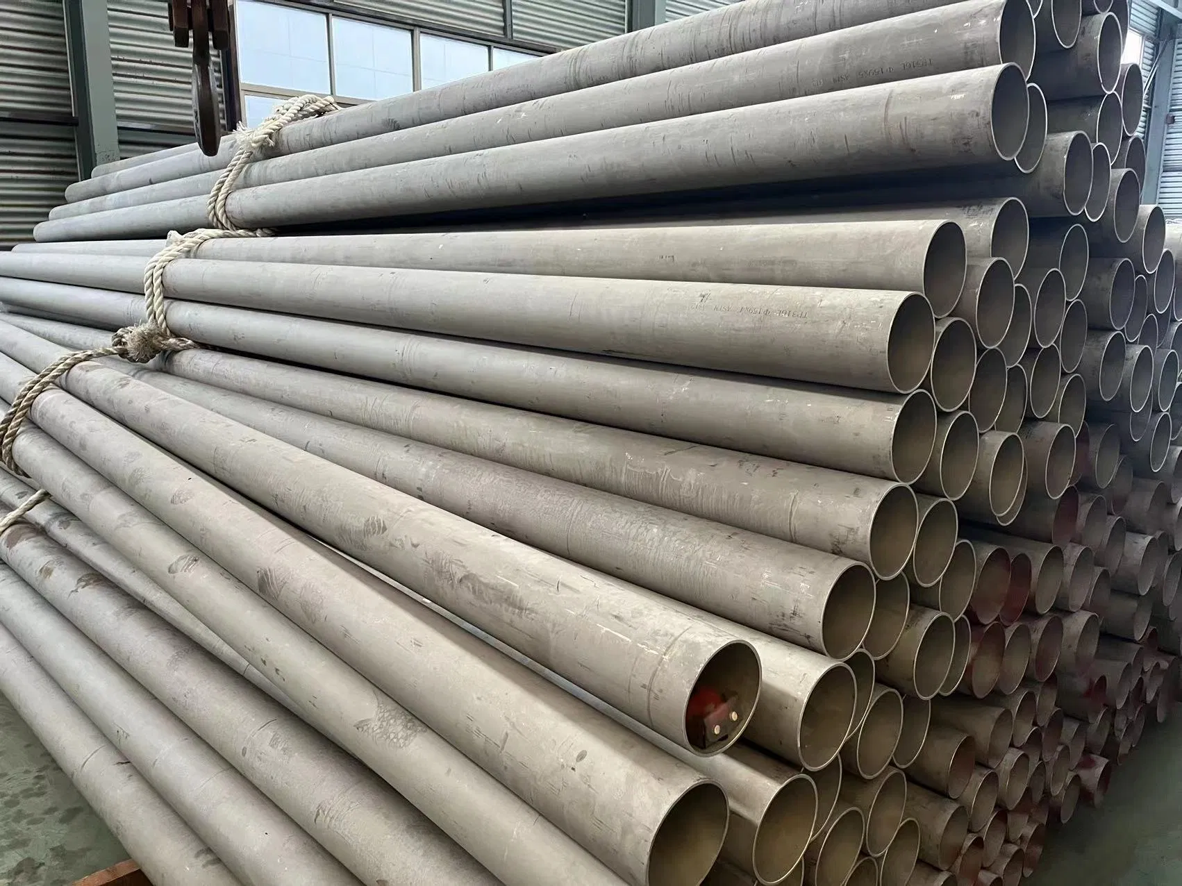 TP304L Stainless Steel Pipe Ss 321 Seamless/Welded DN80 Sch40 Pickling SUS316L 316ti Round Rectangle/Square No. 4 China Factory 304 Stainless Steel Pipe