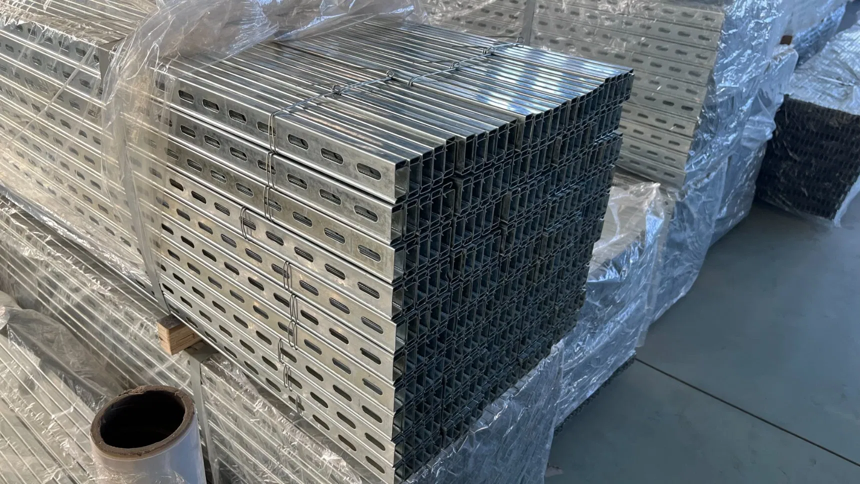 Quick Installation Fireproof Galvanized C-Shaped Steel 41mm Width Strut Channel C Channel