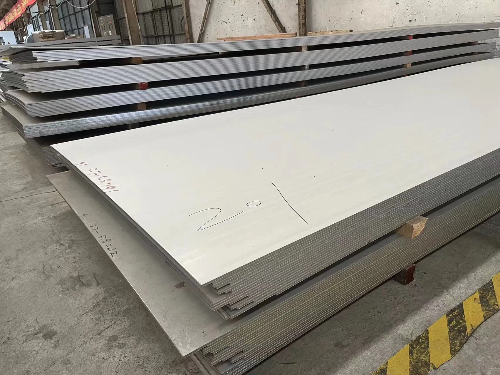 ASTM SUS316L Cold Rolled 304L 316 Stainless Steel Sheet Hot 201 Polished 2b 2D 4K 8K Surface 321 310S Embossed Plate 409L 410 430 Mirror Decorative Steel Sheet