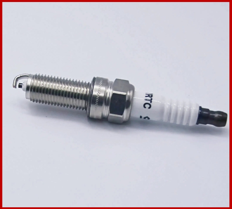Wholesale Auto Parts Platinum Spark Plugs, Suitable for Japanese Cars