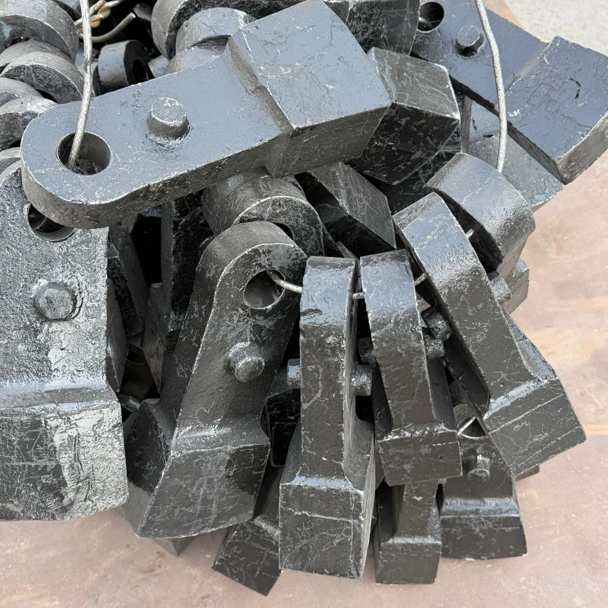 Ceramic Composite Crusher Hammer Heads Ultra-Durable Customizable Parts