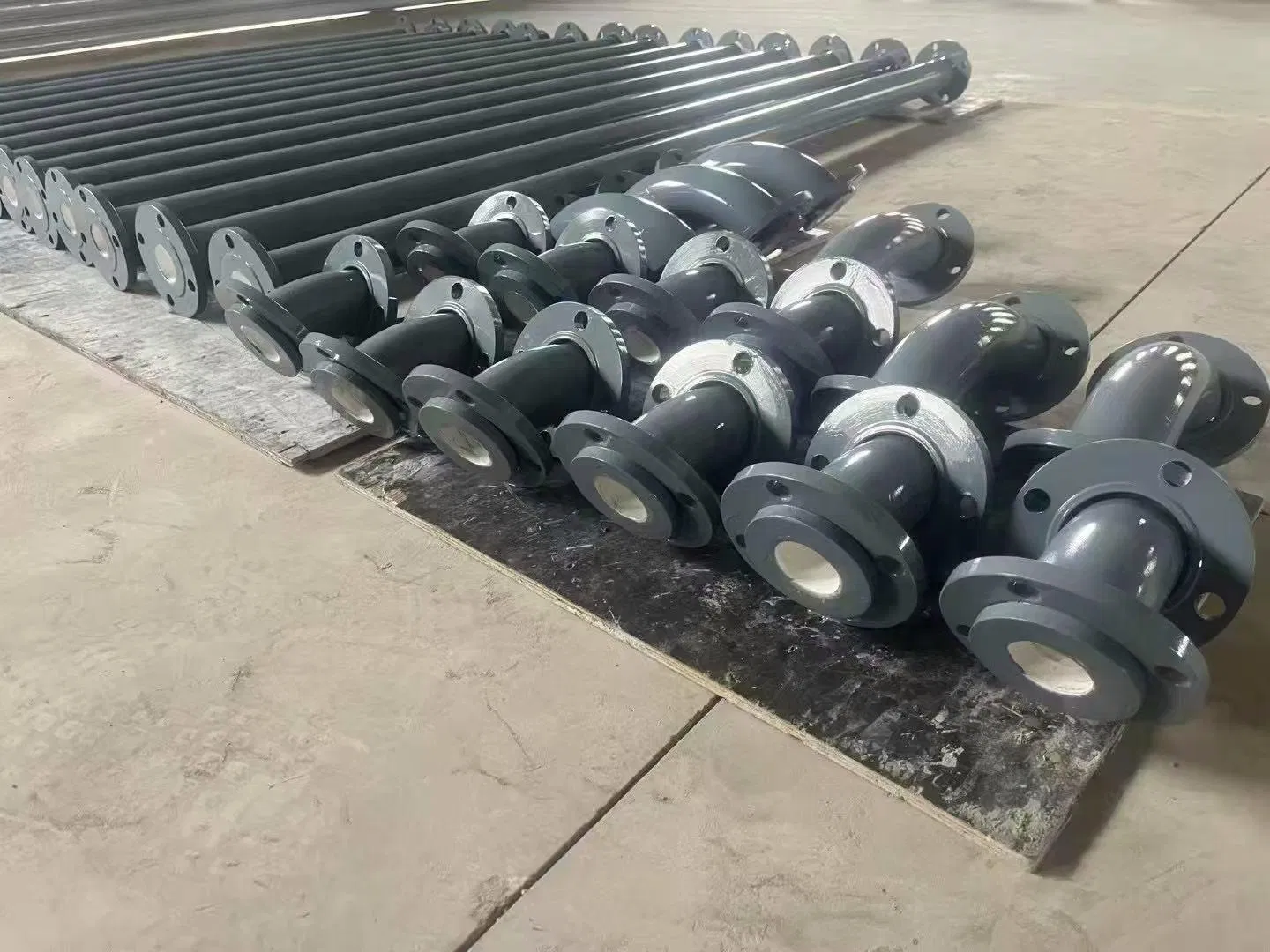 High-Performance Abrasion Resistant Carbon Steel Pipes with Durable Alumina Coating