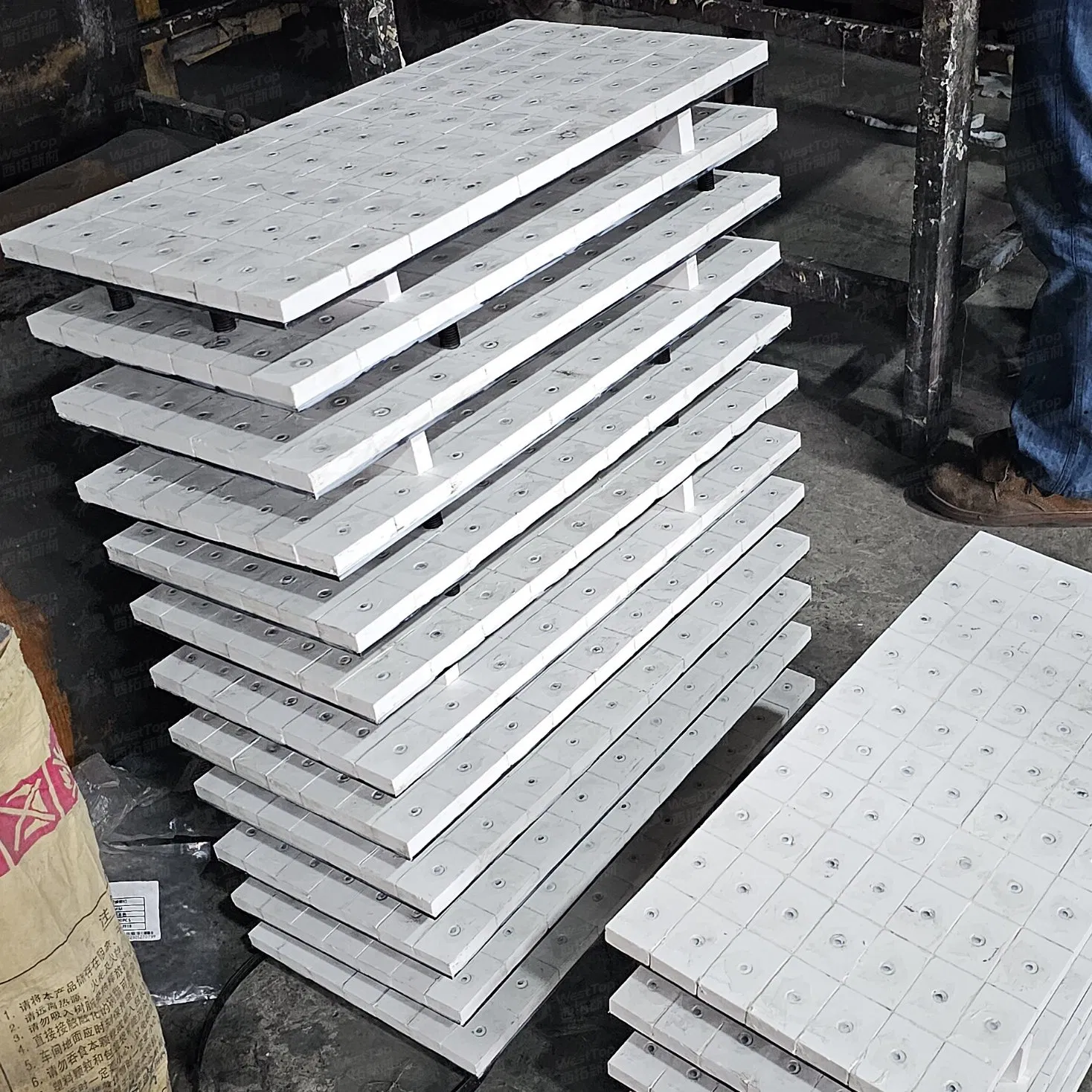 Weldable Alumina Ceramic Lined Plate for Hopper and Chute