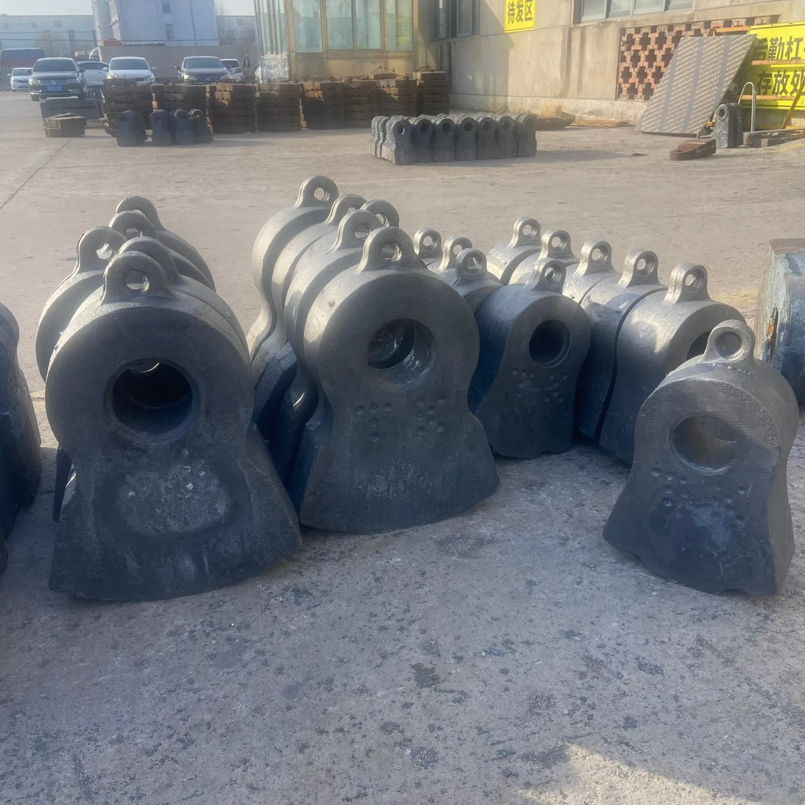 Ceramic Composite Crusher Hammer Heads Ultra-Long Service Life Mining Wear Parts