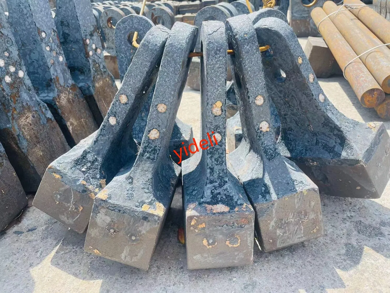 High Chromium Cast Manganese Steel Composite Hammer Head Crusher Wear Part