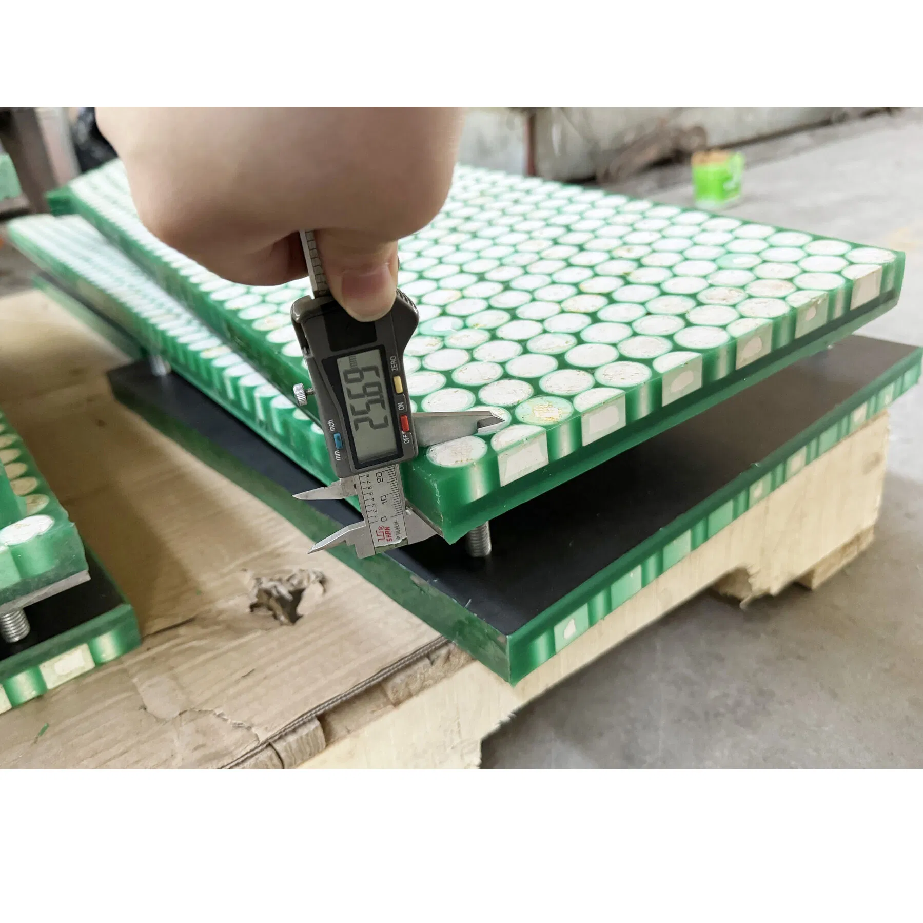 Chute Alumina Ceramic Polyurethane Rubber Composite Wear Liner Plate Panel Lining Coating