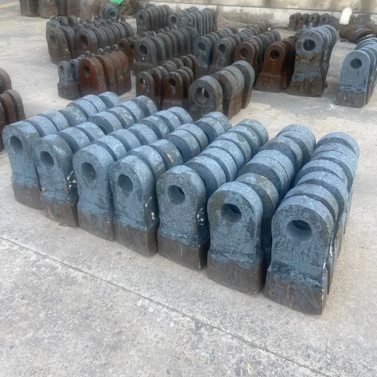 Ceramic Composite Crusher Hammer Heads Ultra-Long Service Life Mining Wear Parts