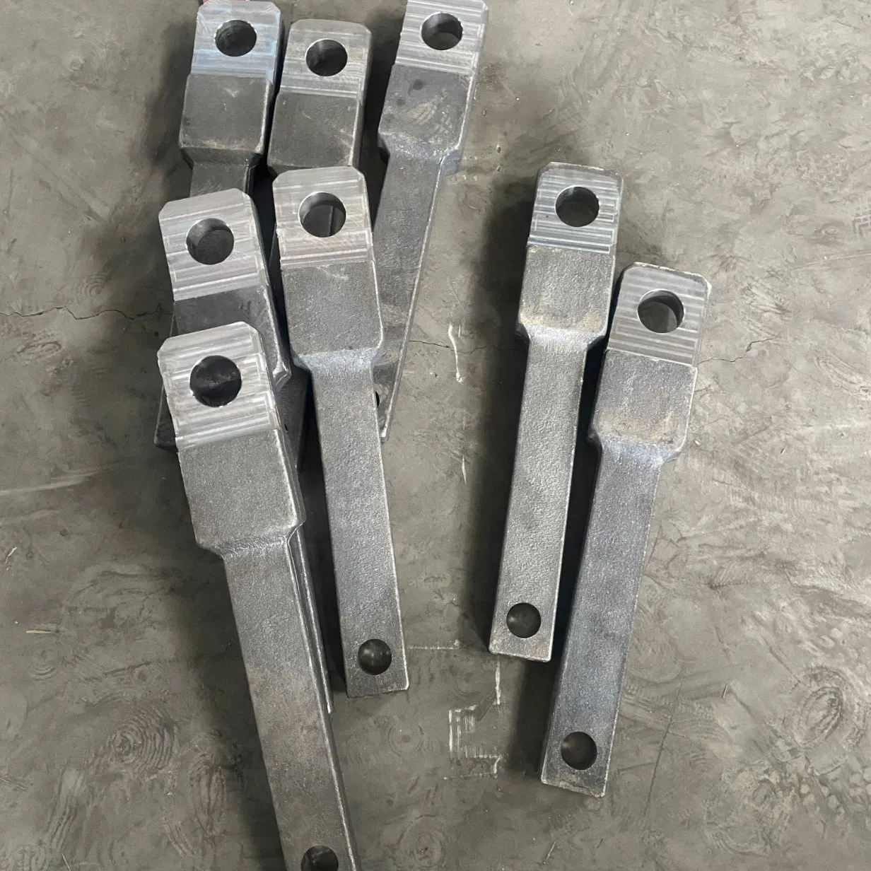 Wear-Resistant Crusher Spare Parts Mining Hammer Crusher Ceramic Composite Hammers