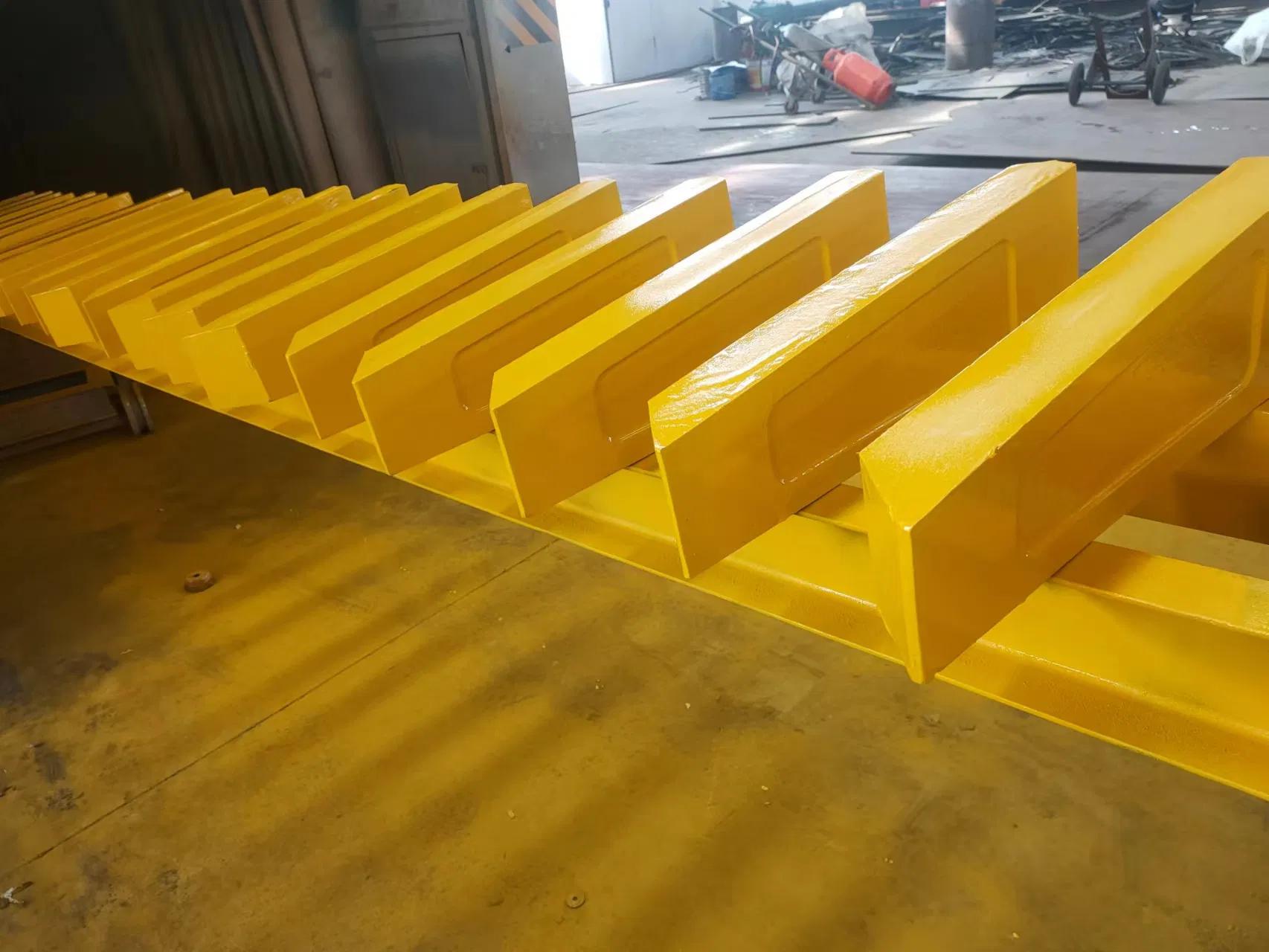 Extended Service Life Cermet Liners for Grinding Mills