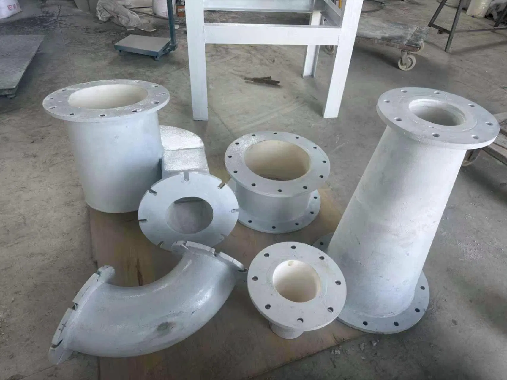 Manufacturer Industrial High Alumina Pipe for Steel Pipeline Lining for Wear Resistance