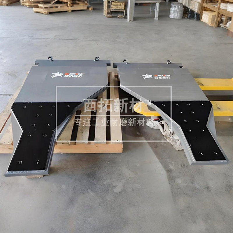 Loading Hopper &amp; Conveying Chute Used Alloy Ceramic Lined Roller Press Side Baffle